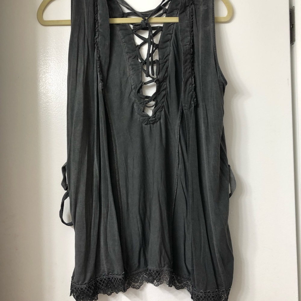 Sleeveless vest